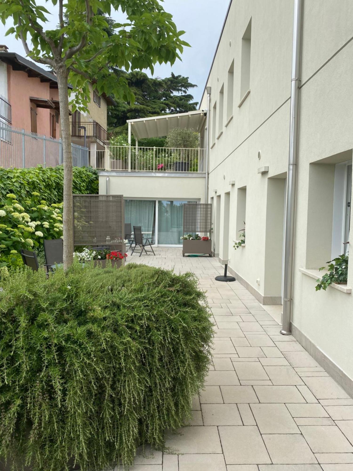 Bed & Breakfast La Home And Apartments Moniga del Garda Exterior photo